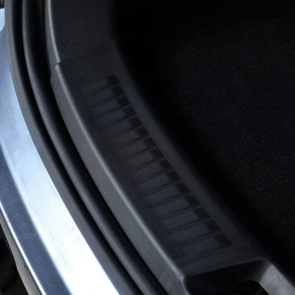 Black heavy-duty rubber trunk sill protector for car cargo area protection