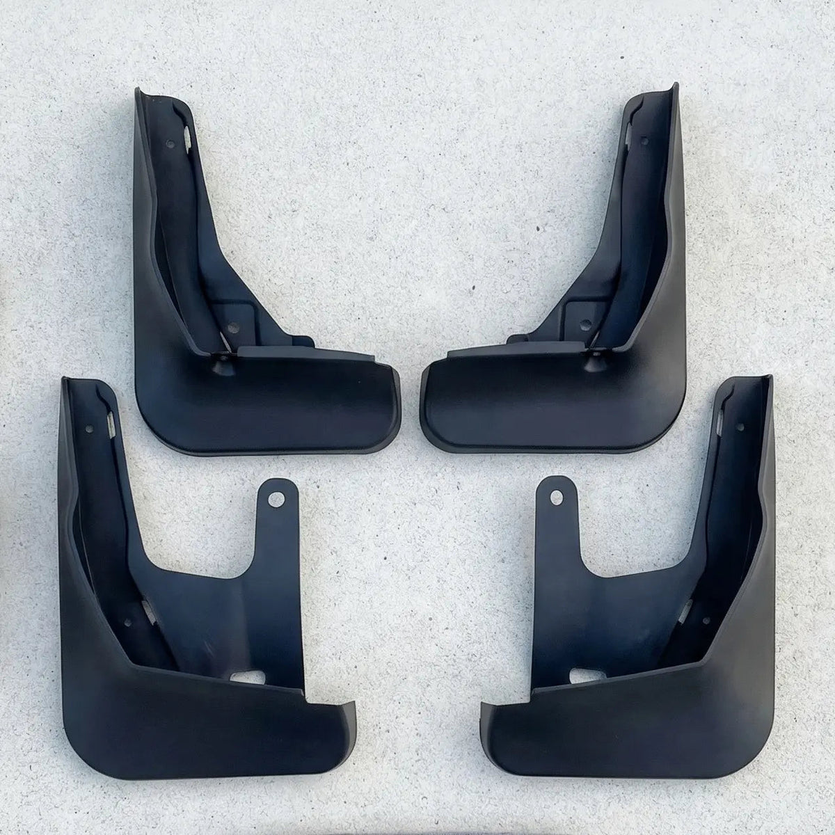 BYD Atto3 Mud Flaps - 4PCS Custom-Fit Easy Install Mud Guards http://detail.1688.com/offer/929552372538.html
