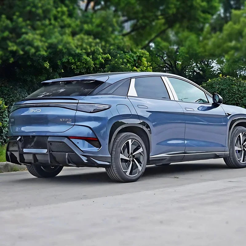 Blue BYD 07 EV electric SUV featuring a sleek aerodynamic body and stylish alloy wheels.